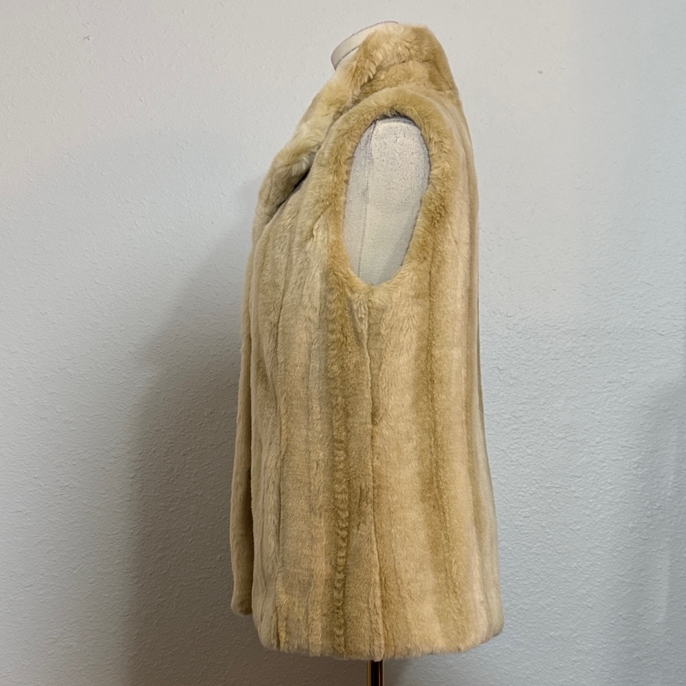 Kristen Blake Neutral Faux Fur Vest size Medium - Picture 5 of 16